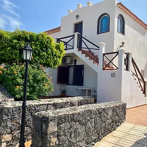 https://juangys-apartments-in-las-adelfas-golf-del-sur.tenerifehoteles.net